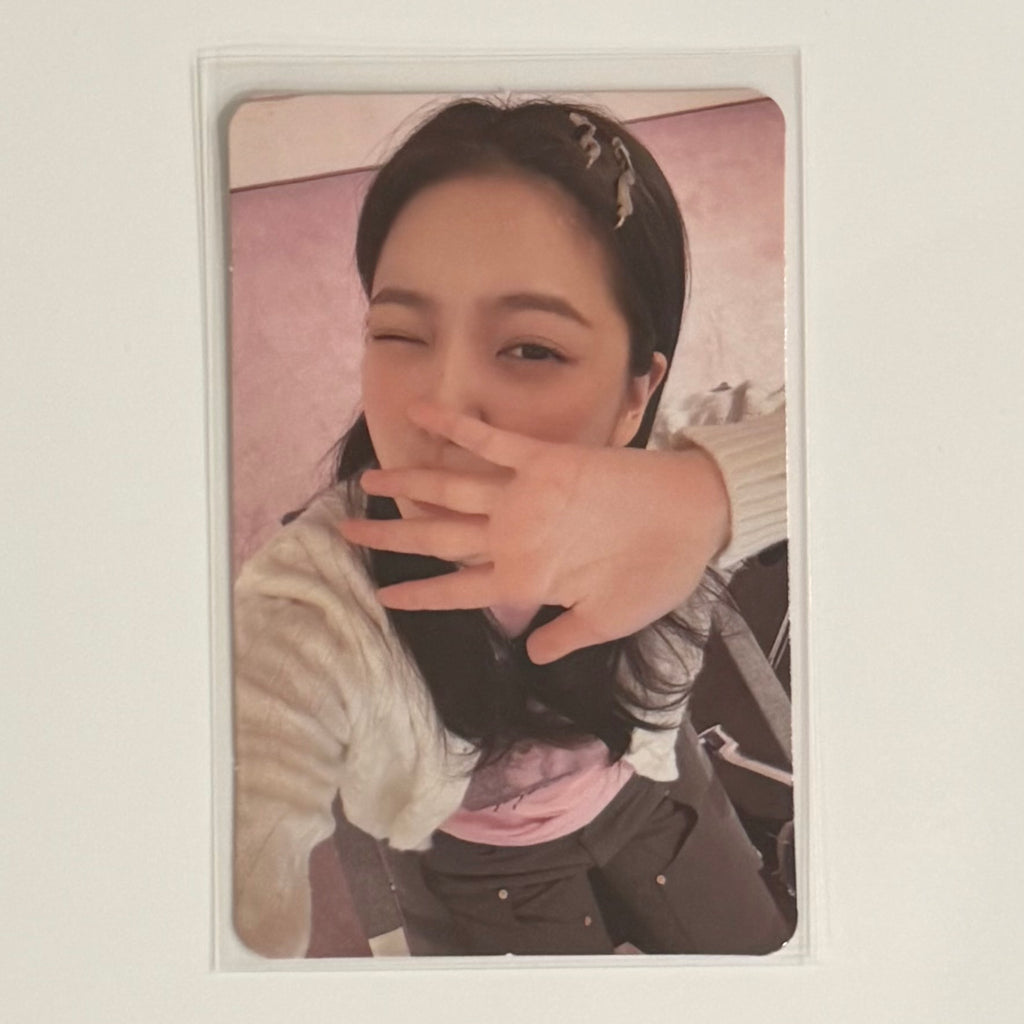 YERI (RED VELVET) - BIRTHDAY YIZHIYU FANSIGN POB PHOTOCARD