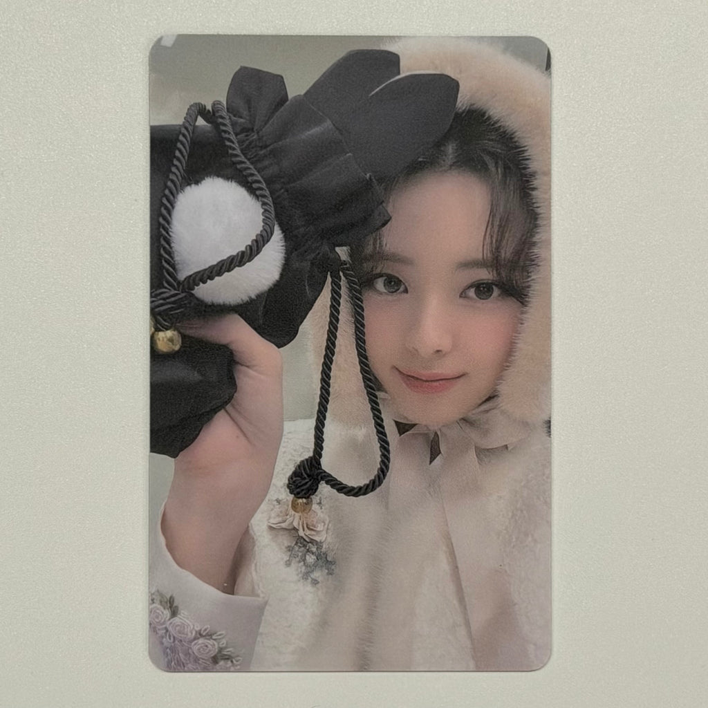 YUNA (ITZY) - CHESHIRE SOUNDWAVE SW LUCKY DRAW LD POB PHOTOCARD