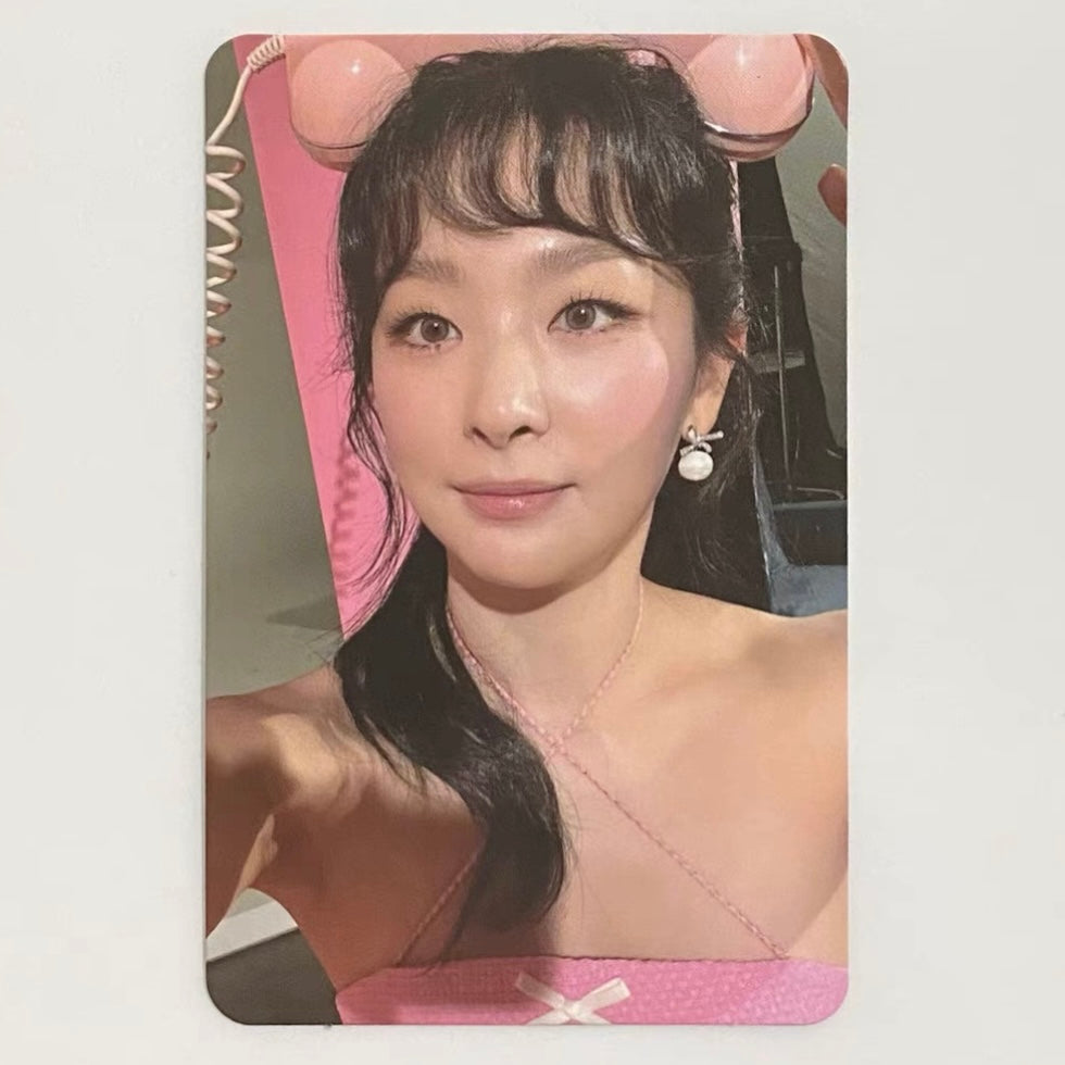 SEULGI (RED VELVET) - 2024 SEASONS GREETINGS SG PHOTOCARD