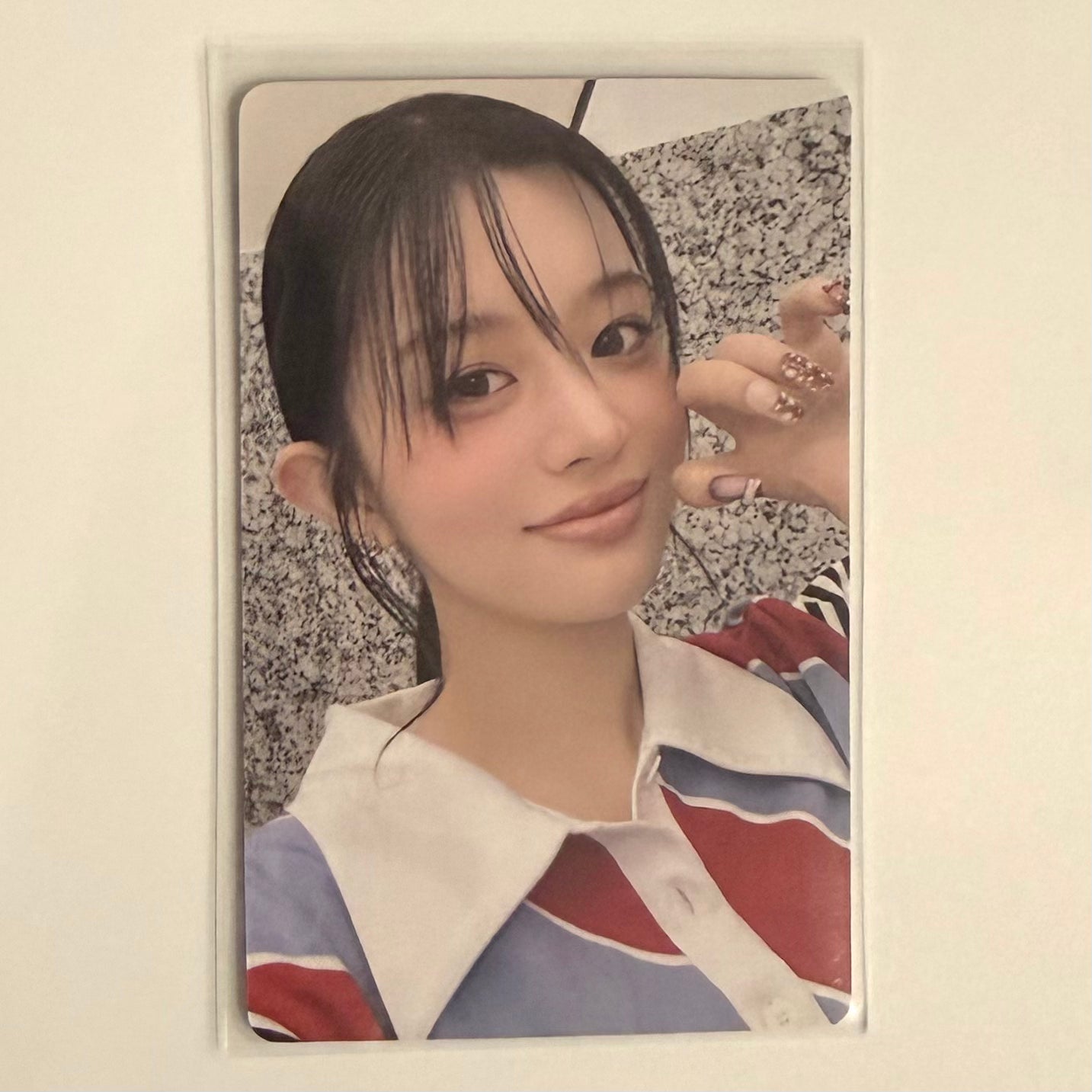 MINJU (ILLIT) - BOMB YIZHIYU LUCKY DRAW POB PHOTOCARD