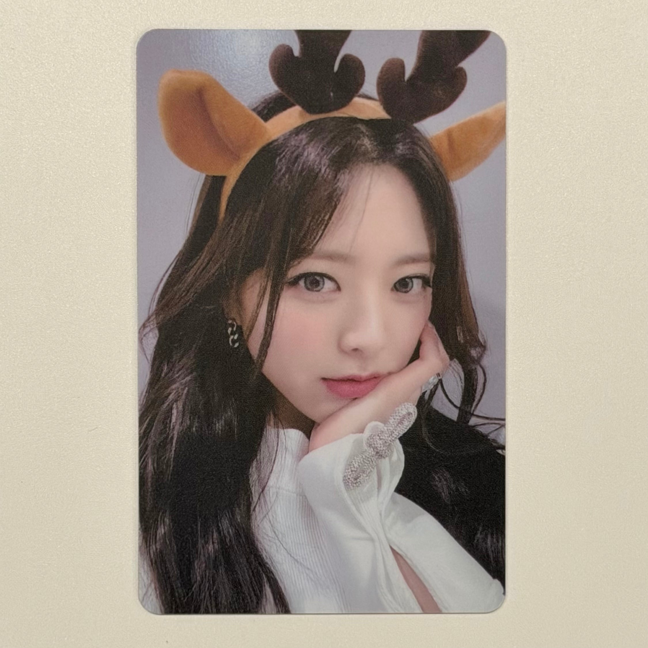 YUNA (ITZY) - CHESHIRE SOUNDWAVE SW LUCKY DRAW LD POB PHOTOCARD