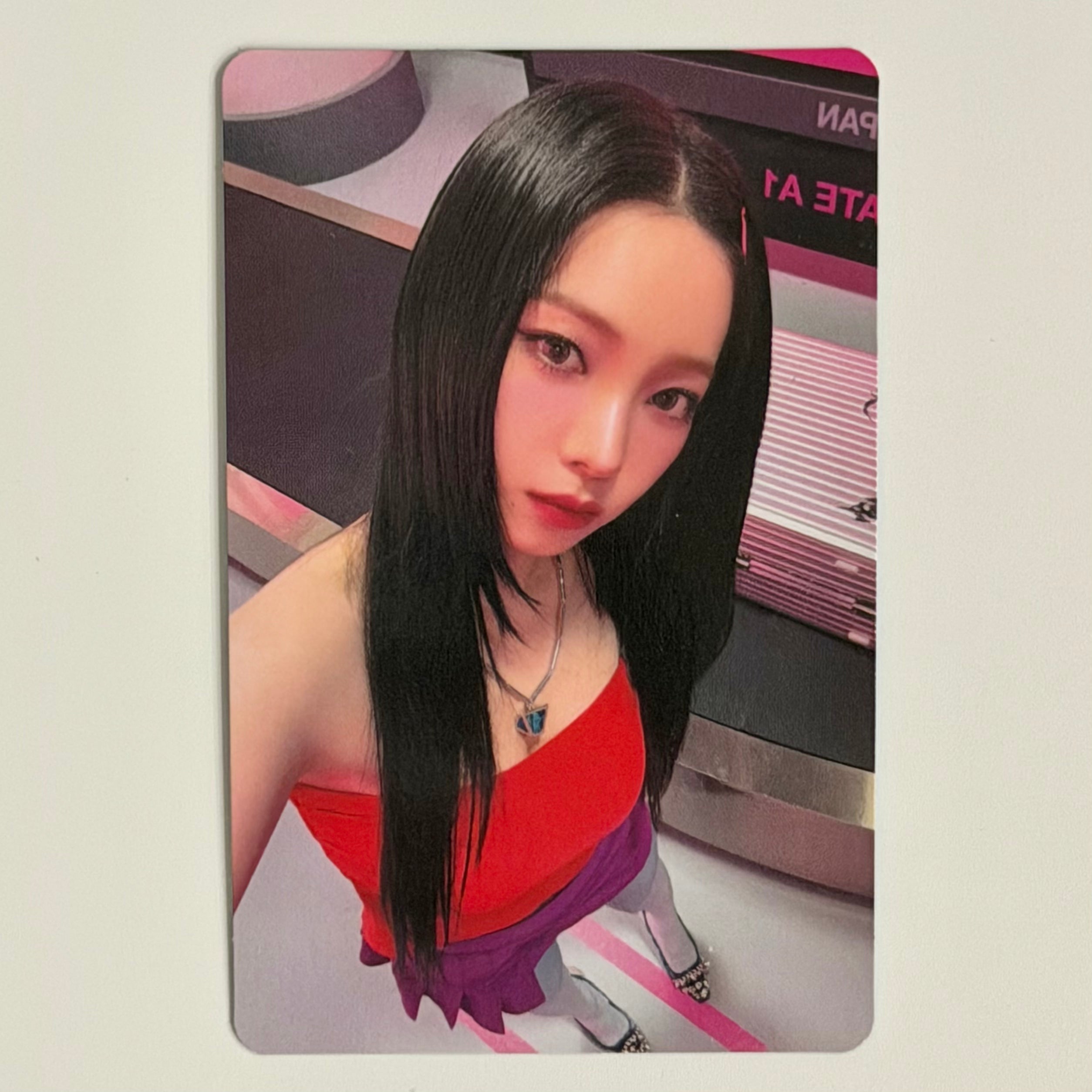KARINA (AESPA) - HOT MESS ALBUM PHOTOCARD