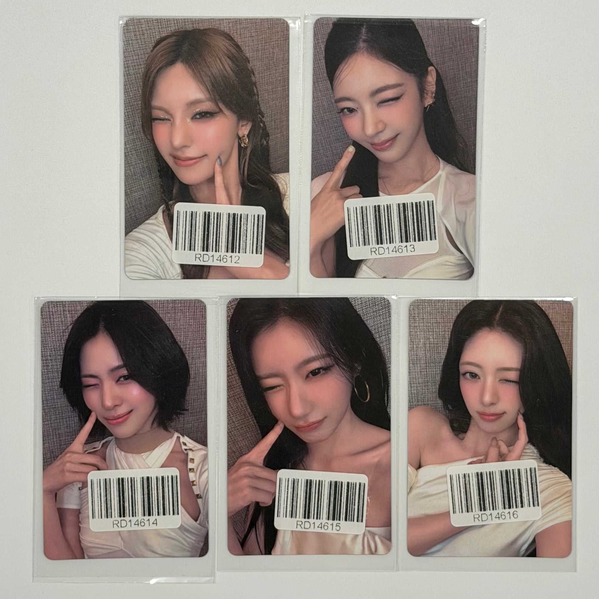 ITZY - MOTTO KMSTATION BLIND BOX LUCKY DRAW POB PHOTOCARD