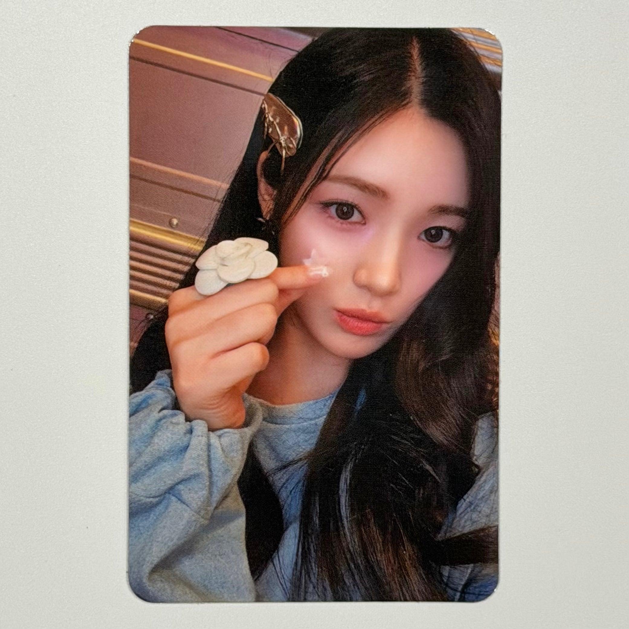 YUHA (Hearts2Hearts h2h) - THE CHASE ALBUM PHOTOCARD