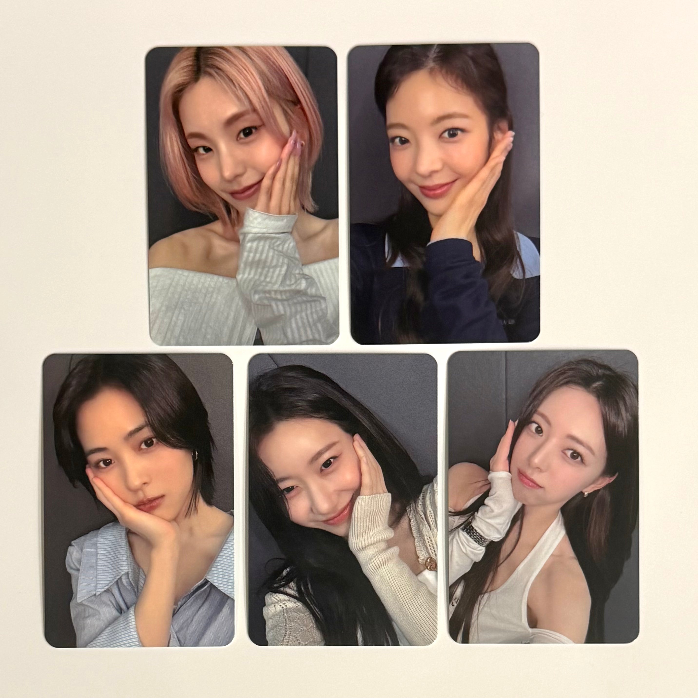 ITZY MOTTO MP MUSIC PLANT ONLINE FANCALL 1 FANSIGN POB PHOTOCARD (TOOTHACHE VER)