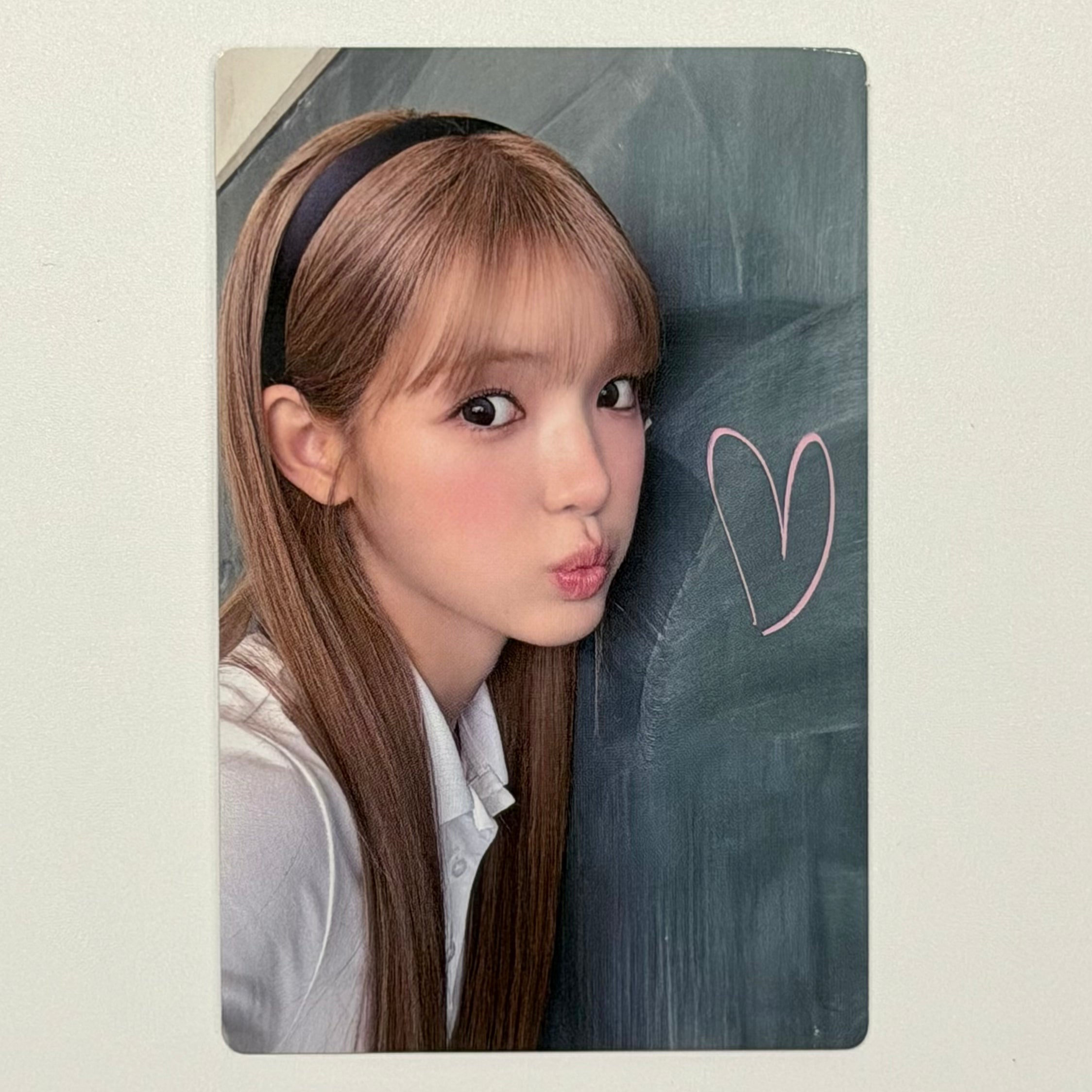 YUHA (Hearts2Hearts h2h) - ICONIC HEART ALBUM PHOTOCARD