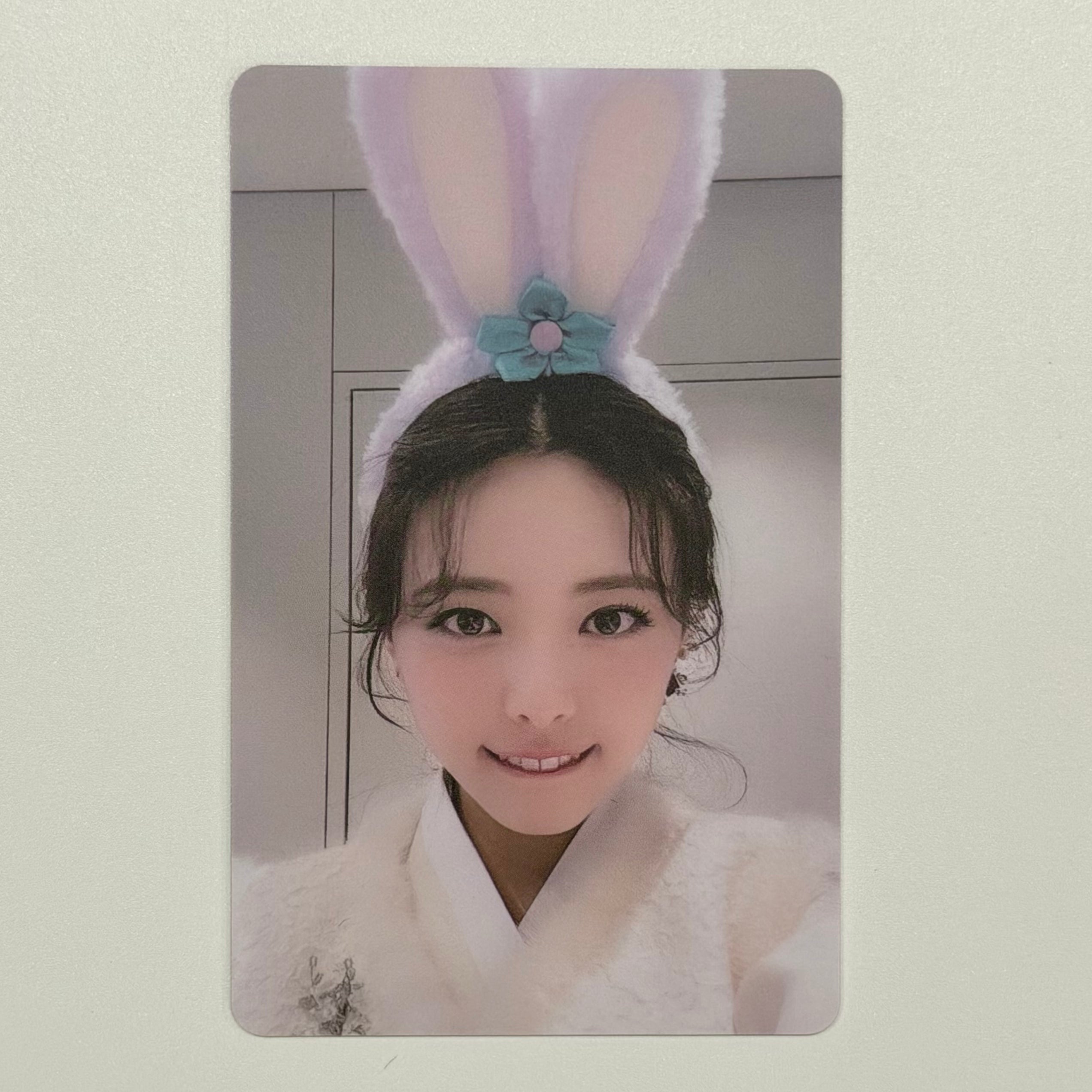 YUNA (ITZY) - CHESHIRE SOUNDWAVE SW LUCKY DRAW LD POB PHOTOCARD
