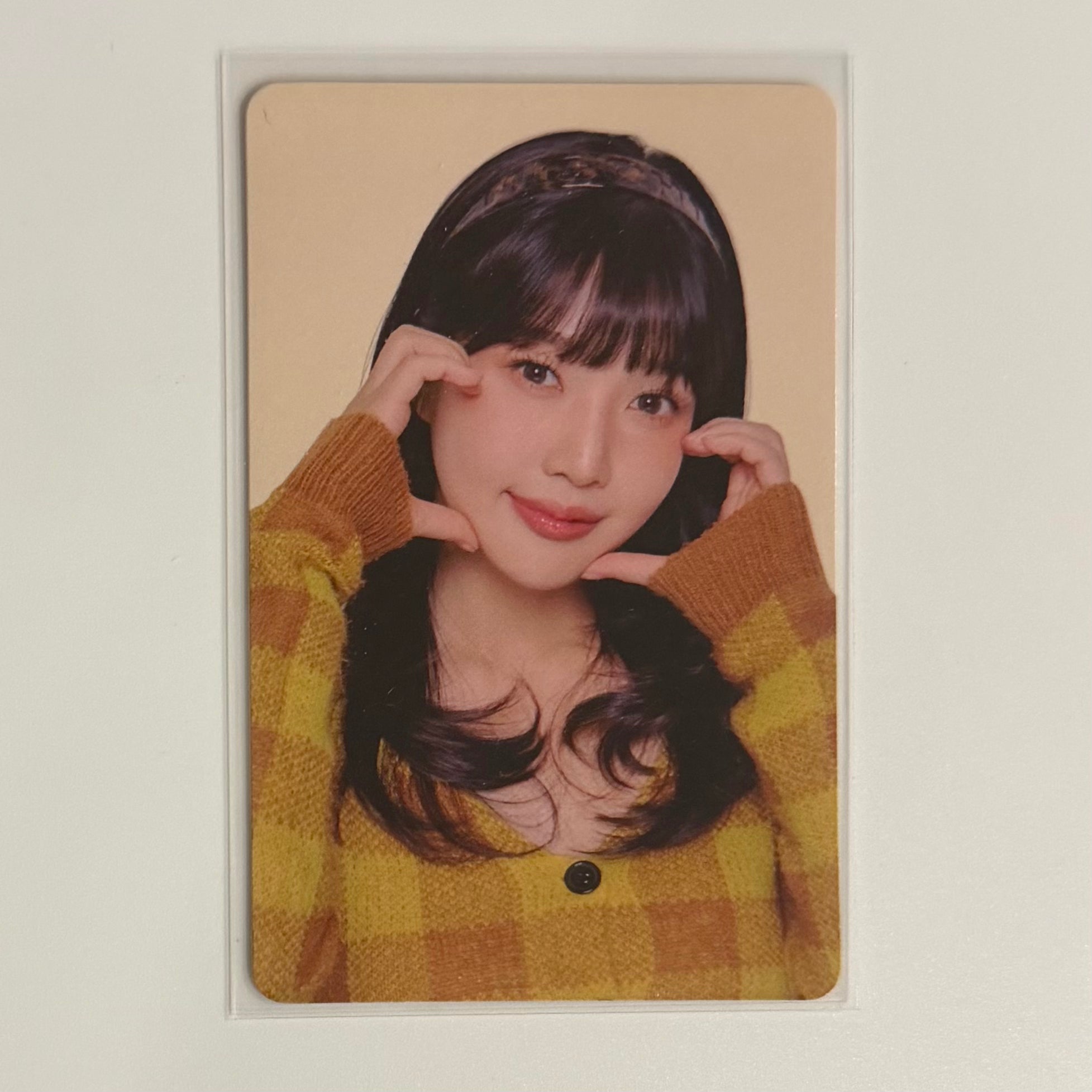 JOY (RED VELVET) - 2023 SEASONS GREETINGS YIZHIYU POB PHOTOCARD