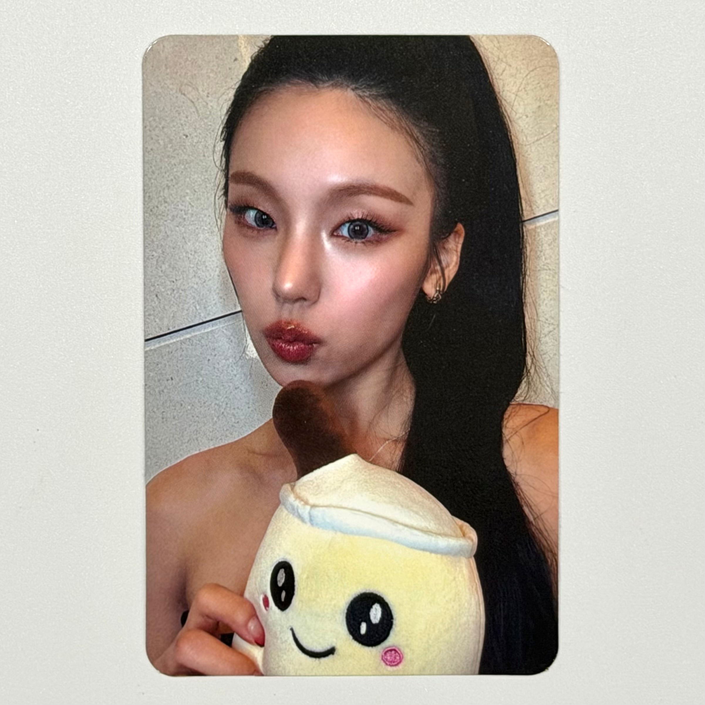 YEJI - AIR YETIMALL FANSIGN POB PHOTOCARD