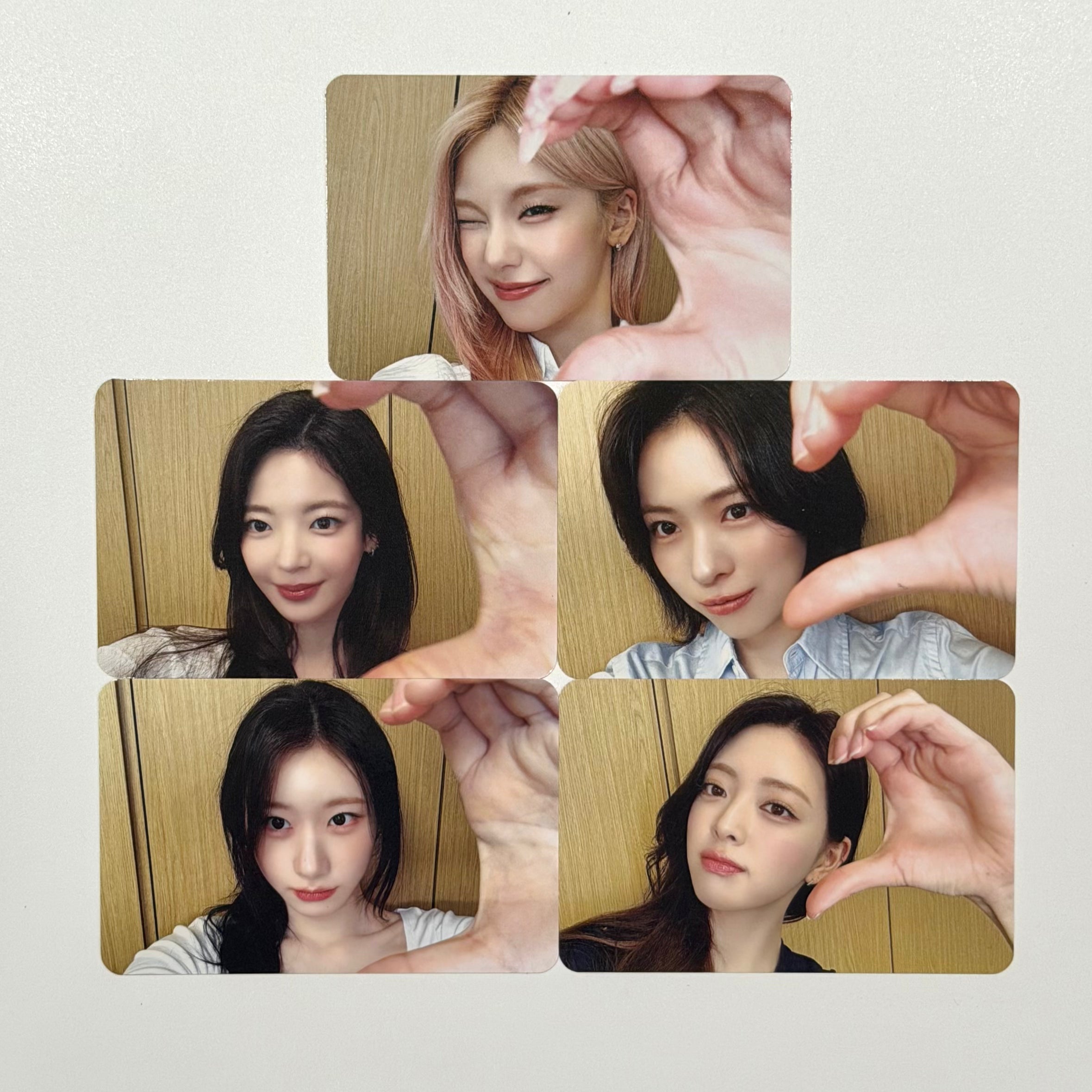 ITZY MOTTO MS MAKESTAR HONGKONG OFFLINE FANSIGN POB PHOTOCARD (HORIZONTAL VER)