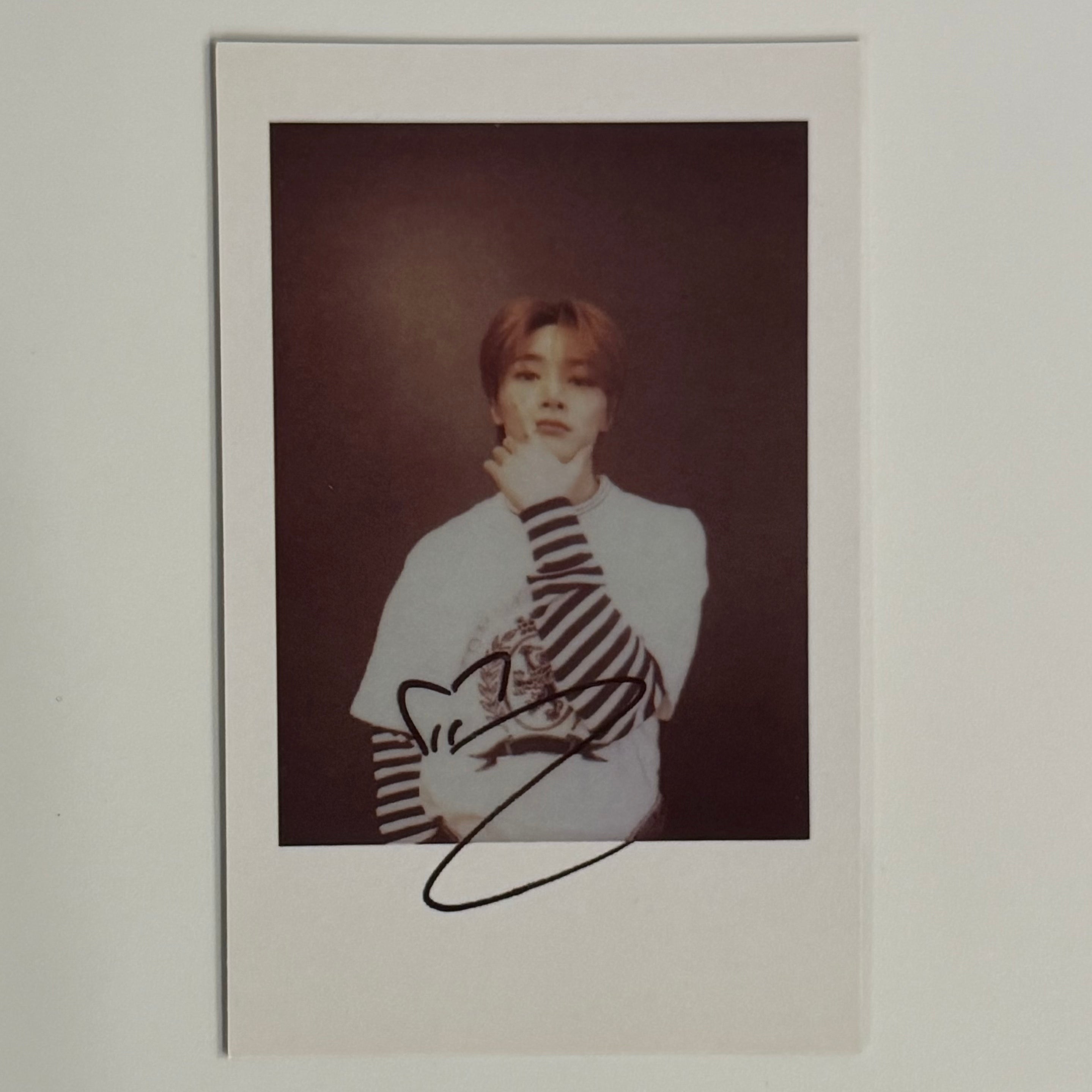 IN (STRAY KIDS) - 樂-STAR ROCK STAR KMSTATION SHANGHAI FANSIGN POB POLAROID PHOTOCARD