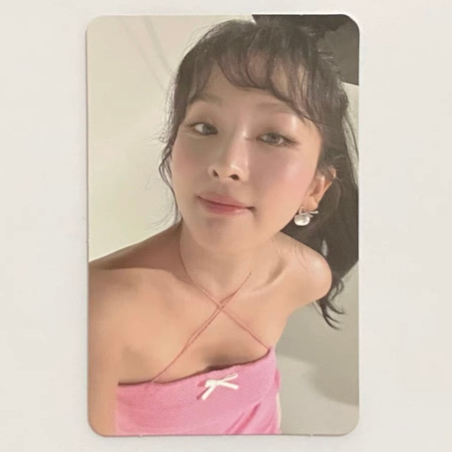 SEULGI (RED VELVET) - 2024 SEASONS GREETINGS SG TRADING CARD PHOTOCARD