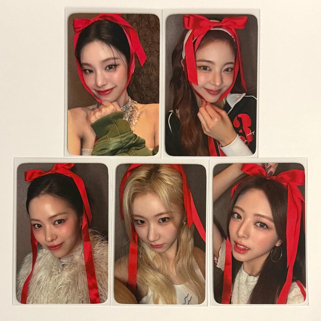 ITZY - GOLD WM WITHMUU ONLINE FANSIGN 1 POB PHOTOCARD
