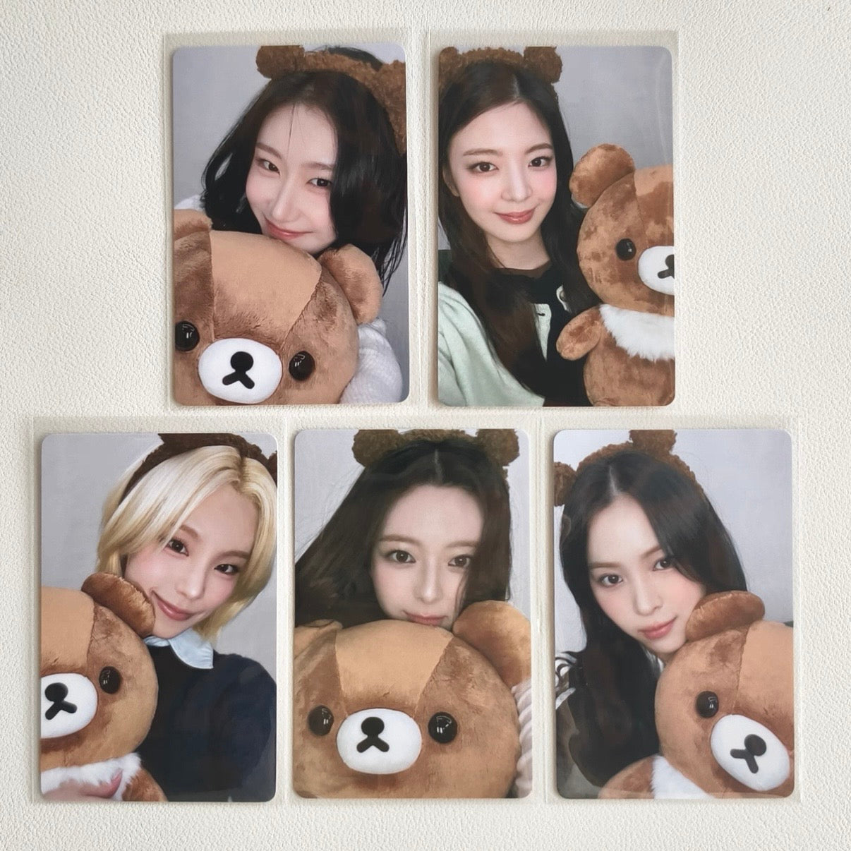 ITZY Tunnel Vision KMonster Offline Fansign POB Photocard (Bear Ver.)
